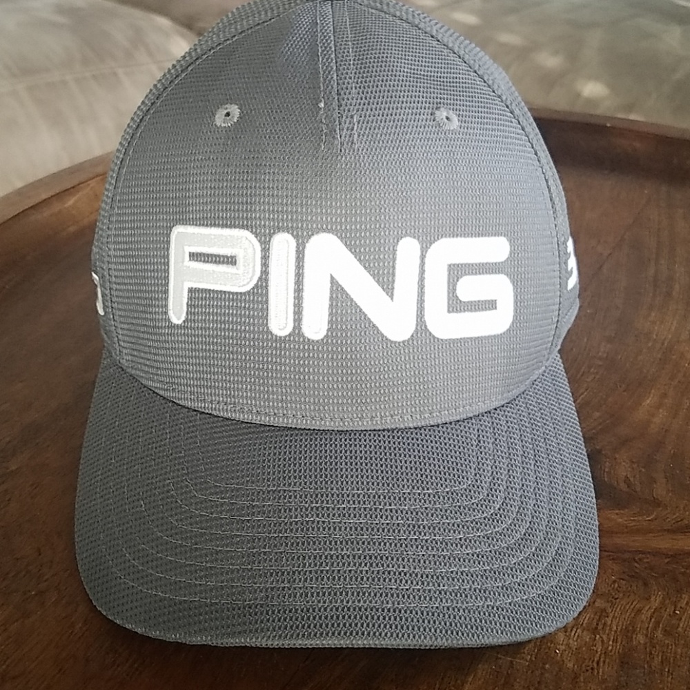 Ping  Flexfit golf cap